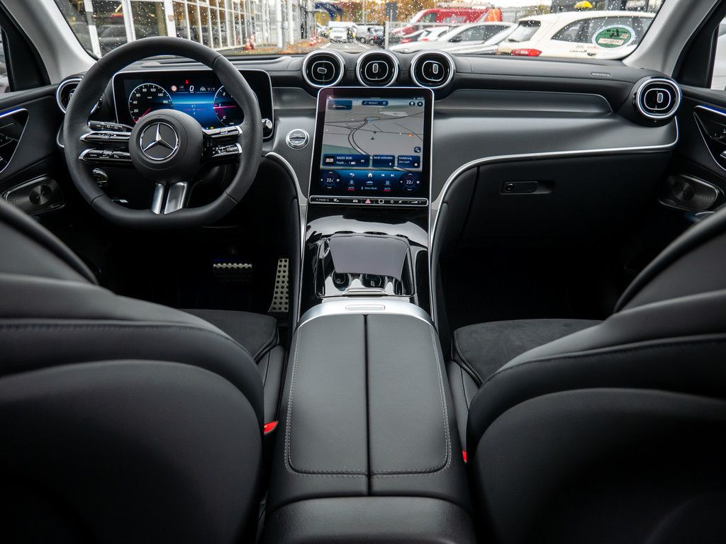 Mercedes GLC 220d 4matic AMG | německé předváděcí auto na dovoz | novinka skladem | nový model | předváděcí německé auto ihned | stříbrná High-tech metalíza | SUV | nákup online | AUTOiBUY.com